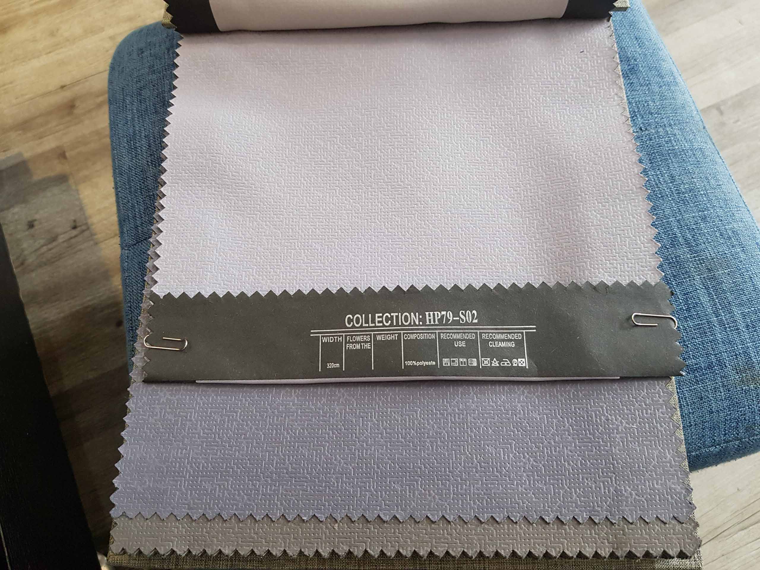 Lớp ngoài của rèm HP79-S02 là vải thô, chất liệu 100% polyester dày dặn, những sợi vải đan khít nhau khiến cho ánh nắng không thể xuyên qua