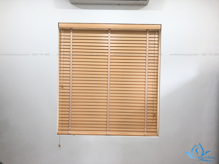 Giới thiệu mẫu rèm gỗ đẹp dành cho văn phòng DKK02