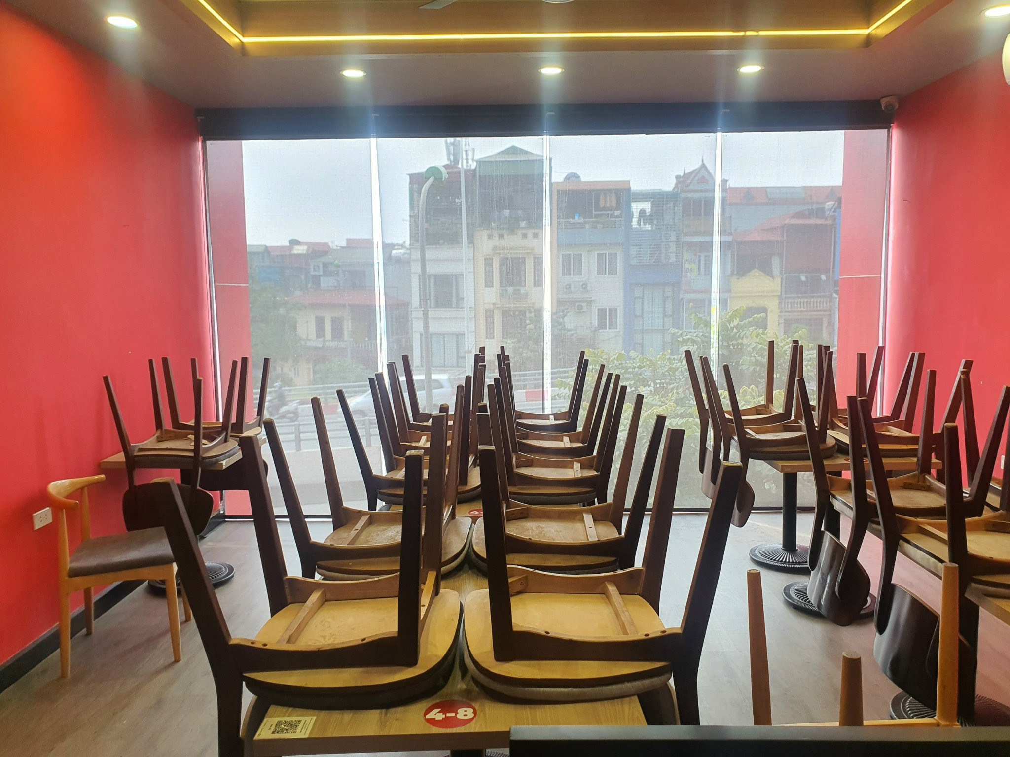 Rèm cuốn lưới cản sáng cho quán ăn tại Trường Chinh