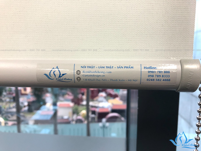 Chất liệu của mẫu rèm cuốn SU331 chống nắng tốt