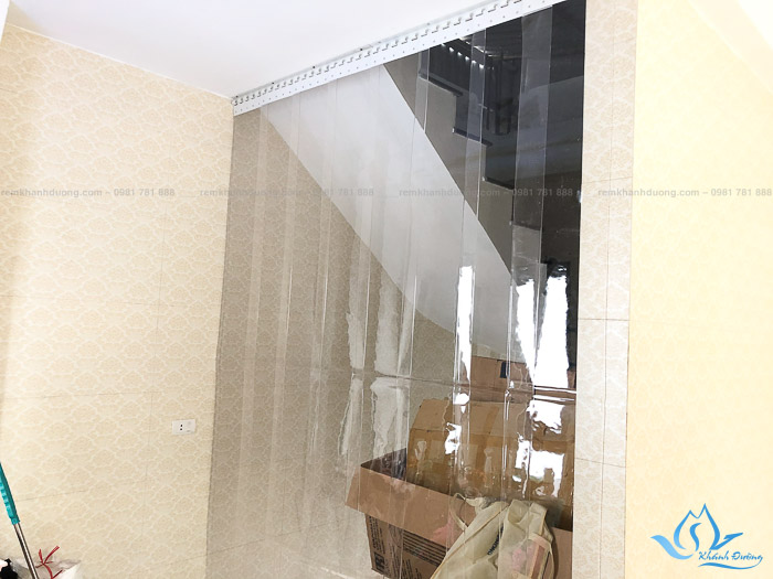 Mẫu rèm lá dọc A513 trong suốt, không màu