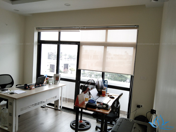 Hé lộ ưu điểm của mẫu rèm cuốn lưới giá rẻ A4004