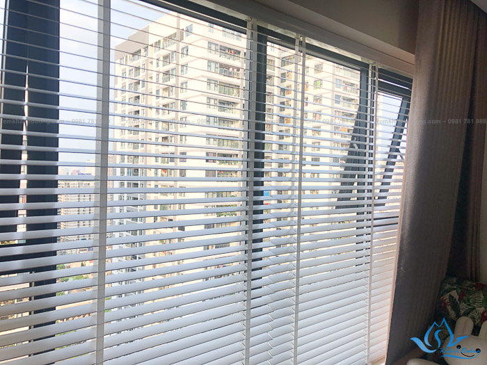 Tư vấn chất liệu, màu sắc của rèm gỗ MSJ 301