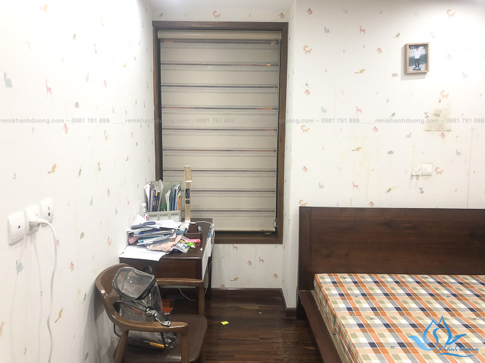Rèm cầu vồng giúp không gian phòng ngủ chung cư luôn thoáng mát, dễ chịu