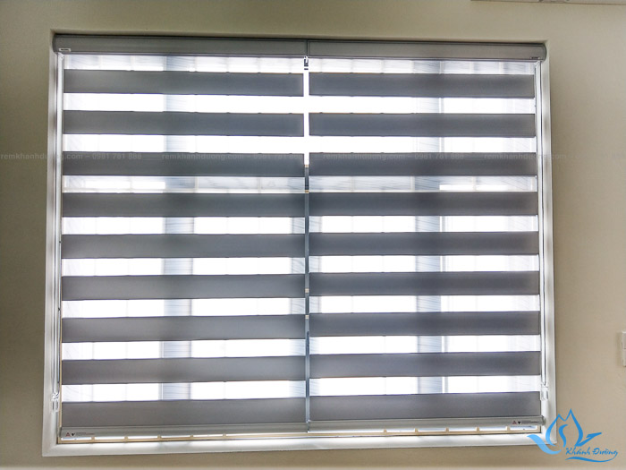 Rèm cầu vồng được làm từ polyester chống nắng, cách nhiệt tốt cho không gian thoáng mát