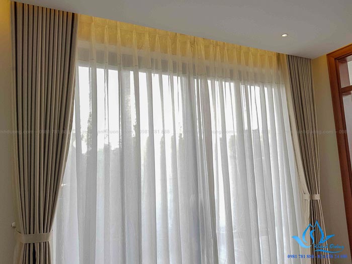 CÔNG TRÌNH RÈM VẢI HAI LỚP TẠI NHÀ ANH HÒA Ở BỈM SƠN TỈNH THANH HÓA