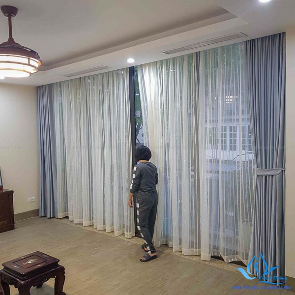 CÔNG TRÌNH THI CÔNG RÈM NHÀ CHỊ HUYỀN Ở THỤY KHÊ