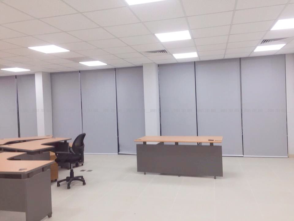 Rèm cuốn với thiết kế trang nhã, màu sắc hài hòa vừa đóng vai trò trang trí vừa giúp che chắn cho không gian của bạn