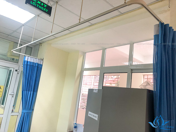 Thiết kế rèm vải bệnh viện giúp bộ rèm chuyển động trơn tru, thao tác dễ dàng và nhanh chóng
