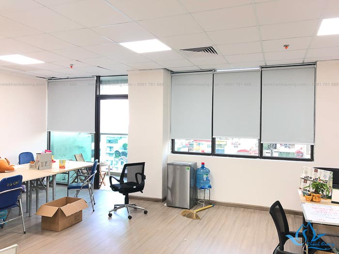 Vệ sinh rèm cuốn đúng cách giúp văn phòng luôn sạch sẽ