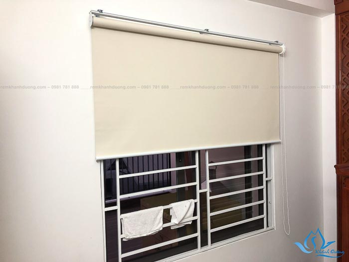 Lắp đặt rèm cuốn chống nắng giá rẻ chất lượng tại Âu Cơ