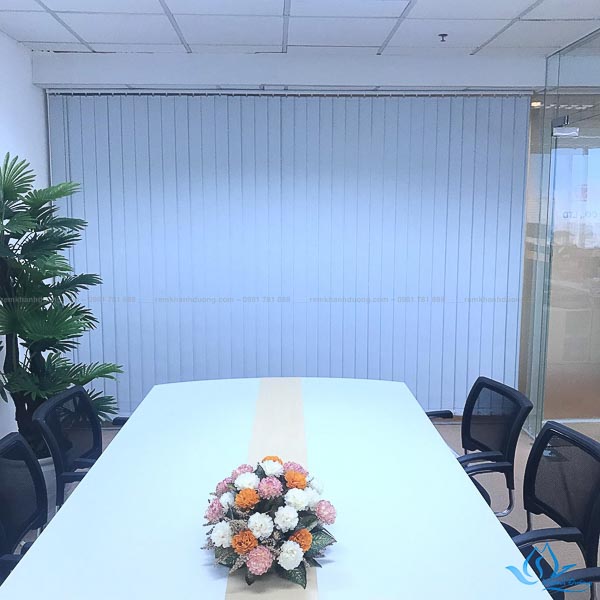Giới thiệu mẫu rèm cửa giá rẻ phù hợp với không gian phòng họp công ty