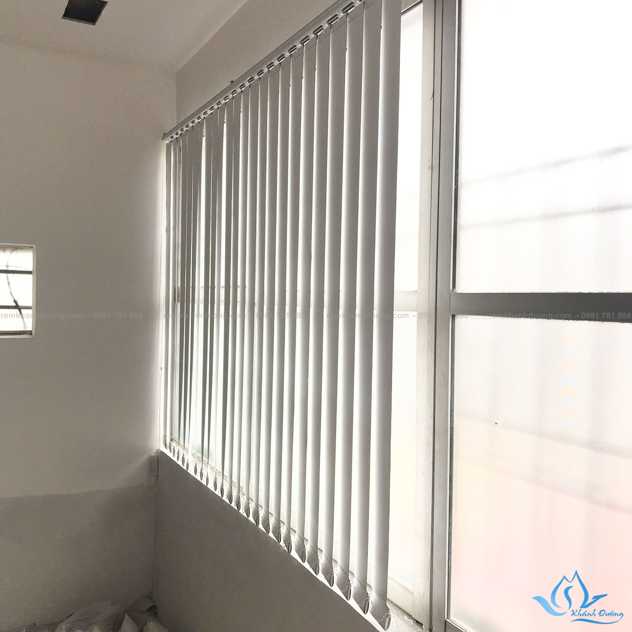 Rèm lá dọc và những công dụng của nó đối với văn phòng