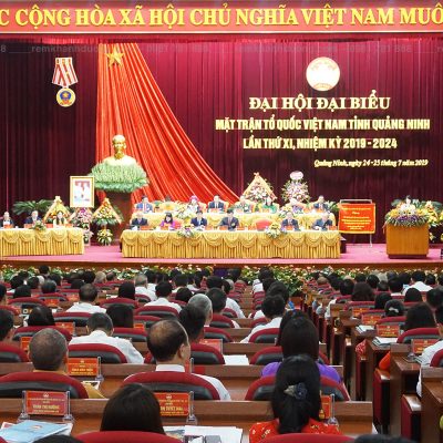 Phông hội nghị đẹp màu đỏ sang trọng tại Lý Thường Kiệt, Hà Nội HT 06