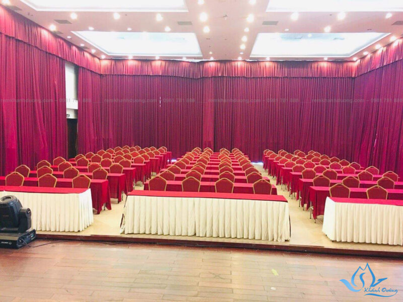 Phông rèm hội trường màu đỏ đô sang trọng tại Gia Lâm, Hà Nội HT 09