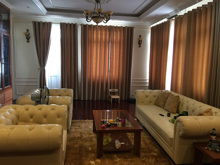Rèm vải màu nâu trung hòa ánh sáng