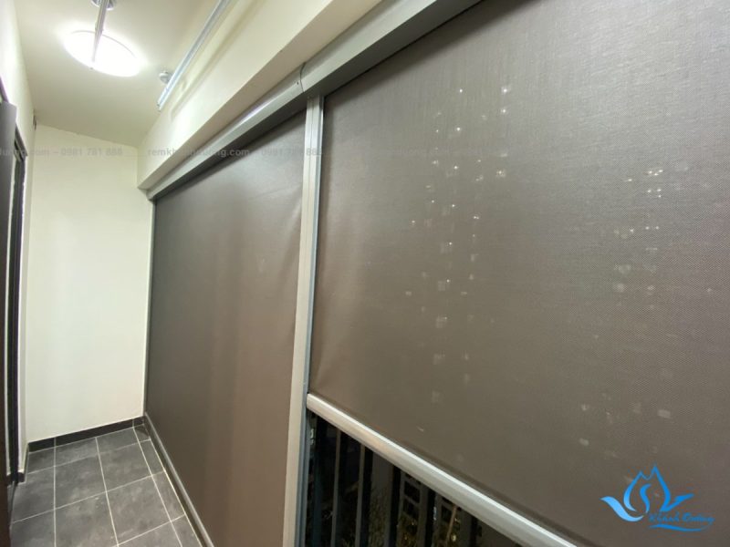 Rèm ban công chống nắng mưa tự động cao cấp tại Tây Hồ