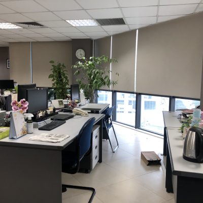 Rèm cuốn phụ kiện đồng màu tinh tế cho văn phòng tại Hoàng Mai