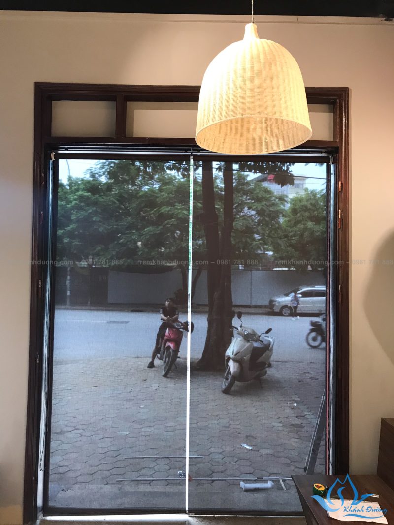 Rèm cuốn lưới giá rẻ cho quán cafe A4002 tại Nguyễn Cảnh Dị