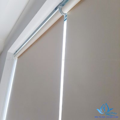 Bề mặt nhẵn mịn và chất liệu nhẹ giúp rèm CT-47 rất dễ vệ sinh