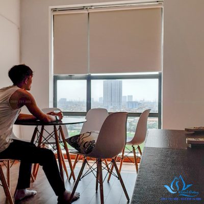 Bộ rèm cuốn CT-47 giúp người dùng thoải mái hơn khi ngồi trong căn phòng