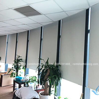 Rèm cuốn trơn văn phòng màu ghi sáng đẹp ở Trung Kính KD-02