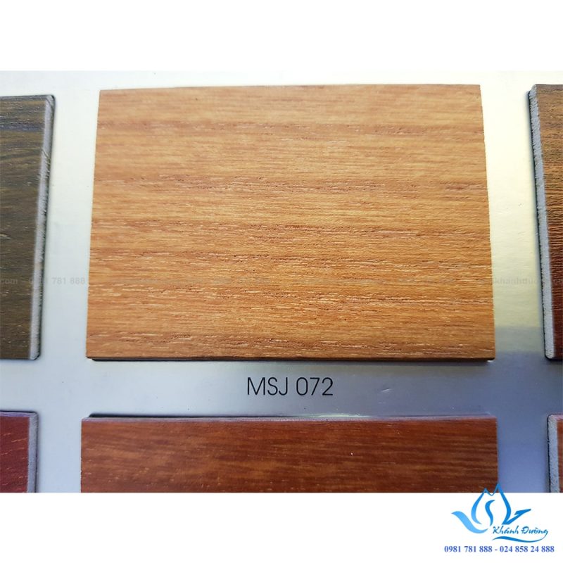 Gỗ rèm MSJ 702 có màu nâu nhạt cùng vân xước