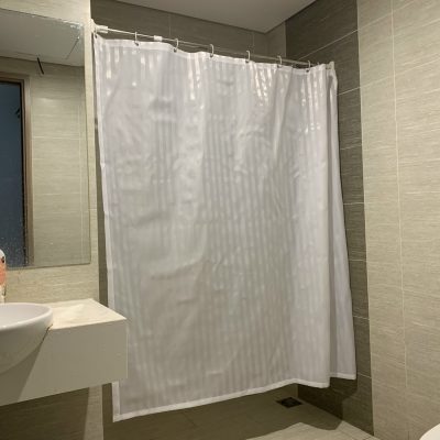 Rèm ngăn nước phòng tắm màu trắng sọc kẻ tại Hải Dương