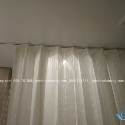 3-rem-phong-tam-mau-kem-soc-ke-350K-m2 (4)