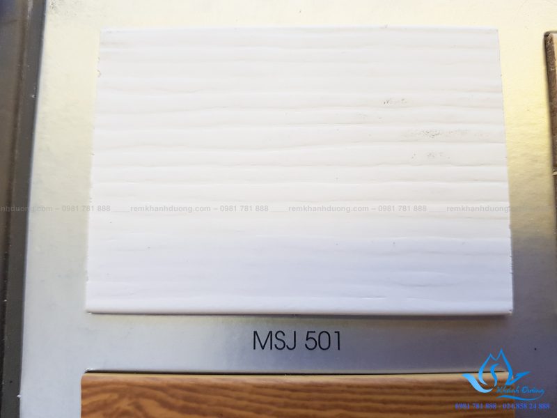 Rèm nhựa giả gỗ MSJ 501 được xử lý công nghệ cao để chống cong vênh, nấm mốc giúp cho bộ rèm bền hơn theo thời gian