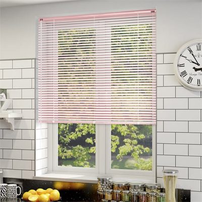 essence-candy-pink-20-venetian-blind-a