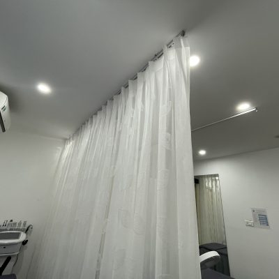 rèm spa họa tiết lá cho khu thẩm mỹ bệnh viện Hòe Nhai Ba Đình  (5)