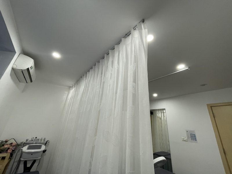rèm spa họa tiết lá cho khu thẩm mỹ bệnh viện Hòe Nhai Ba Đình  (5)