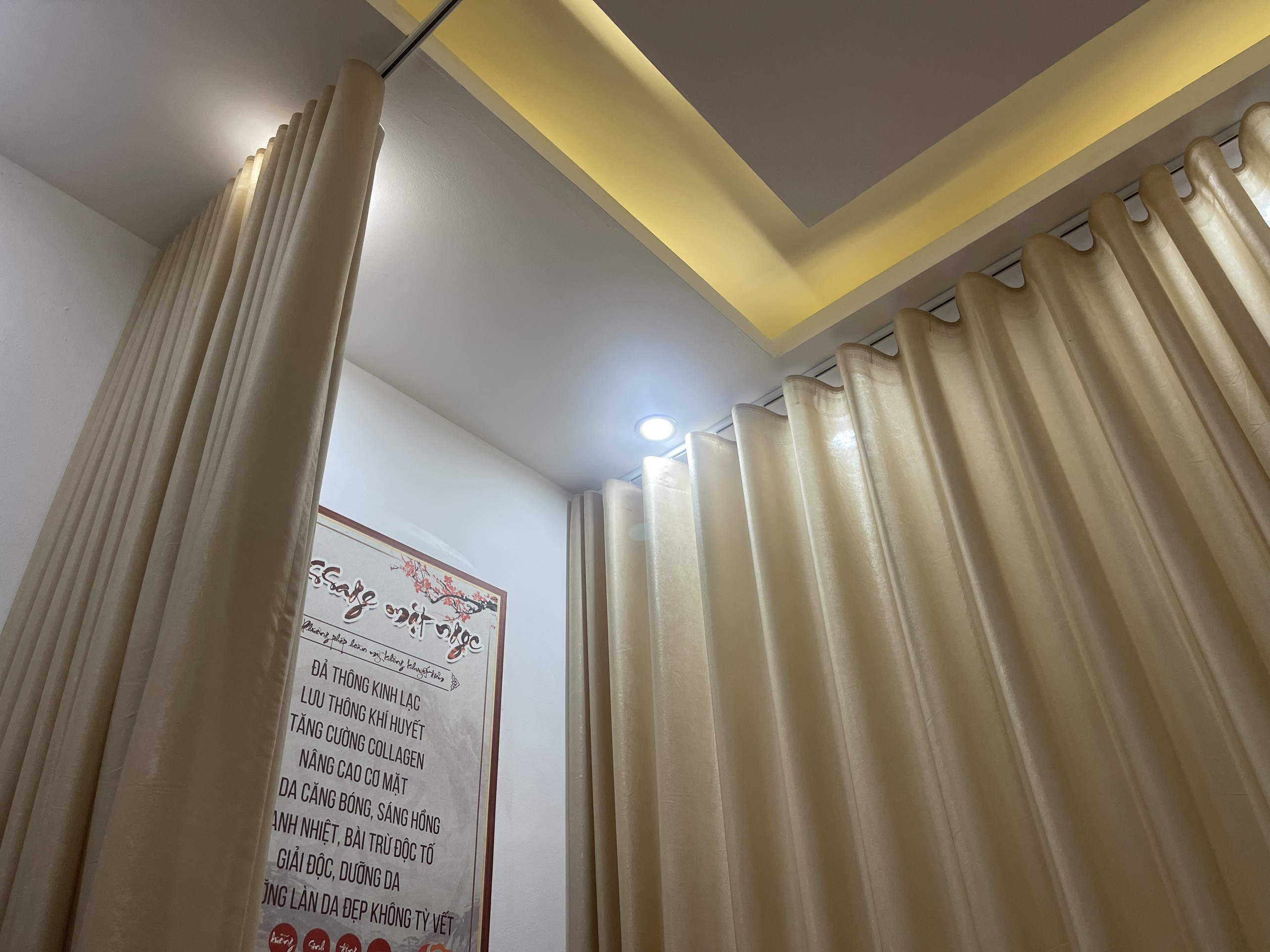 Rèm Spa voan lụa cao cấp cho Spa tại Nguyễn Văn Huyên, Cầu Giấy