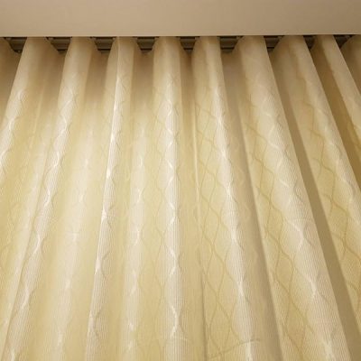 Rèm vải hai lớp màu kem đẹp cho phòng khách chung cư