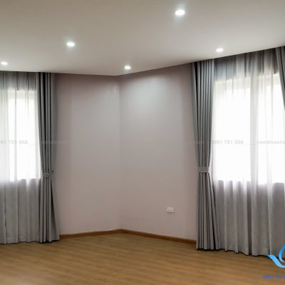 Rèm vải một màu ấn tượng cho cửa sổ phòng khách Chùa Bộc, Hà Nội RC-11
