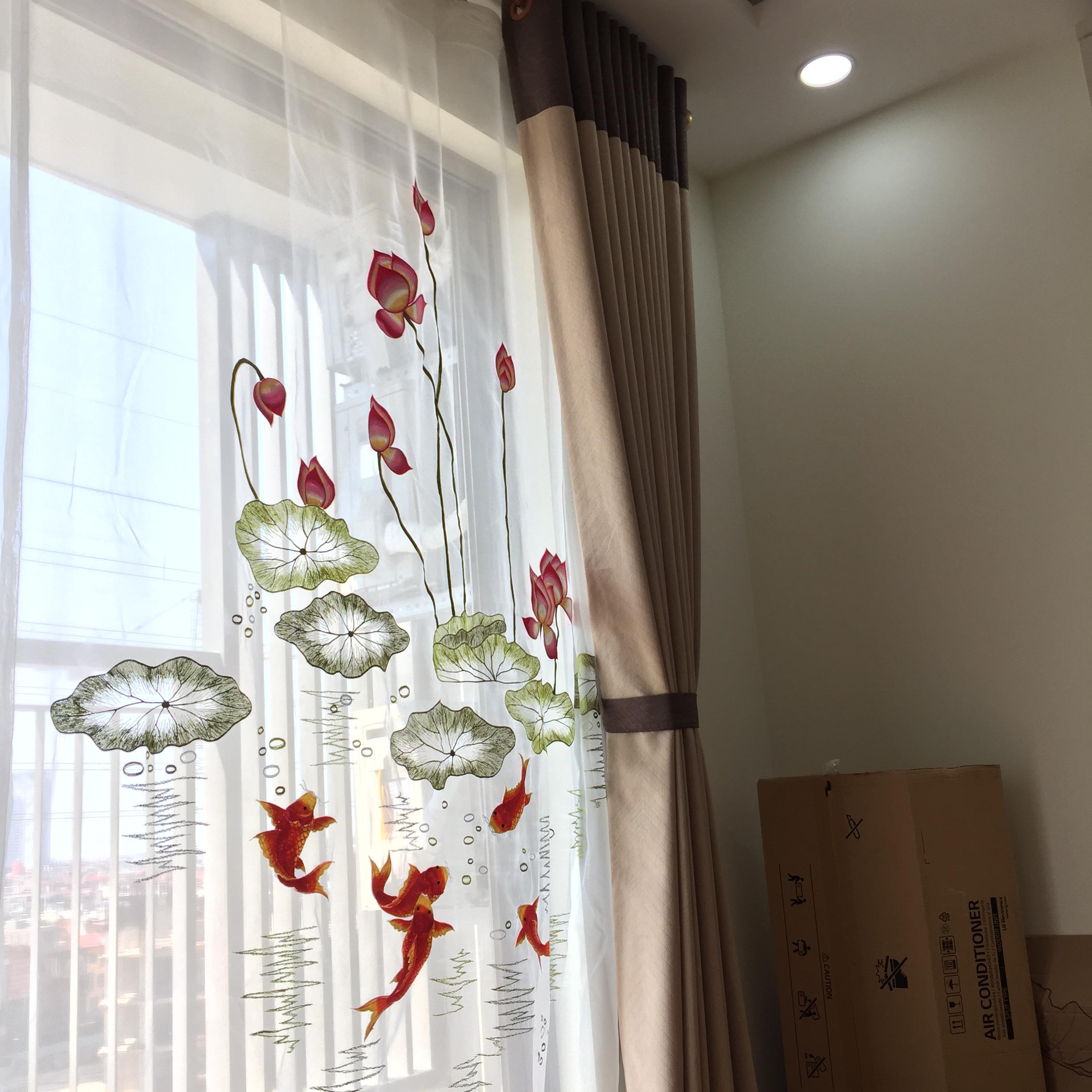 Sử dụng rèm voan cho không gian biệt thự hướng vườn thêm hoàn hảo