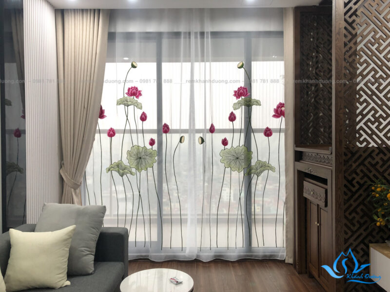 Rèm voan thêu tay hoa sen nhà Chị Nguyệt Tháp Thiên Nhiên Kỷ