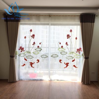 Rèm voan thêu hoa sen cá chép cho phòng khách tại Hà Nội
