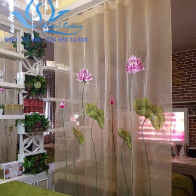 Rèm cửa voan thêu hoa sen cho spa sang trọng tại phú thọ