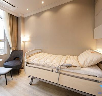 Màu nâu sáng của rèm HL-101 rất dễ phối với các đồ dùng khác
