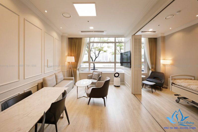 Màu sắc trung tính của rèm HL-101 giúp cân bằng tâm trạng bệnh nhân