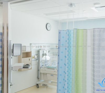 Dễ phân biệt phòng chức năng nhờ màu sắc trên rèm y tế YT-23