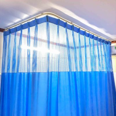 Hình ảnh thực tế thi công rèm y tế YT-30 ở bệnh viện Trung ương Thái Nguyên