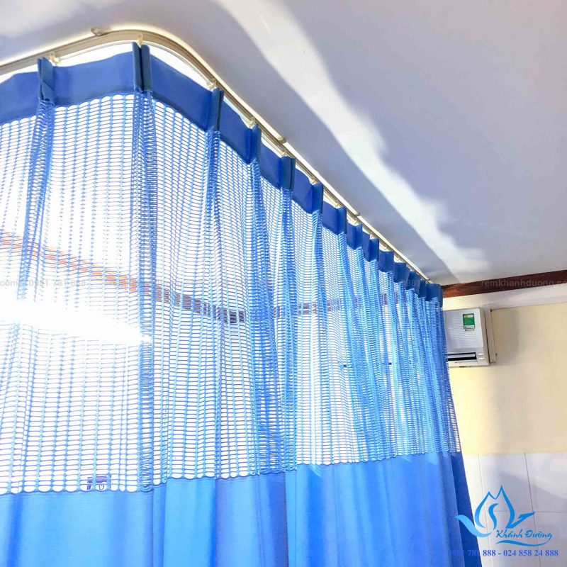 Phần vải lưới của rèm y tế YT-30 giúp thông gió, thoáng khí, lấy sáng tốt