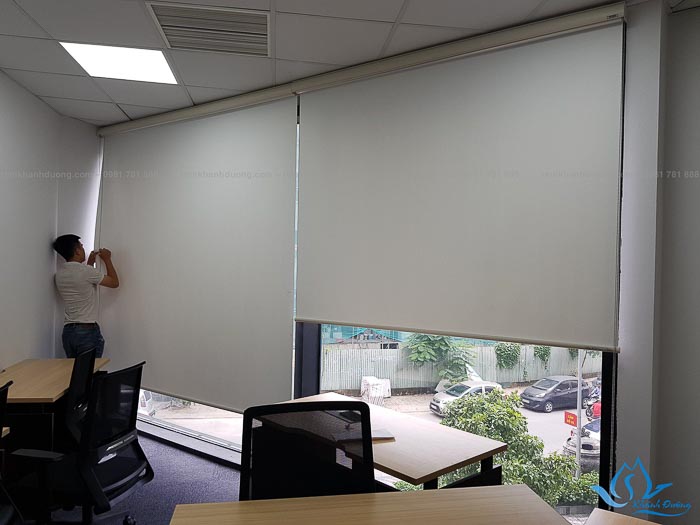 Rèm cửa cuốn chống nắng Hàn Quốc cao cấp tại Hoàng Đào Thúy SU331