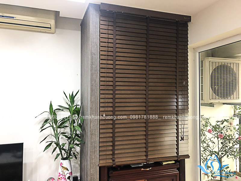 Rèm gỗ che bàn thờ kín đáo đẹp tại The Light Trung Văn Hà Nội