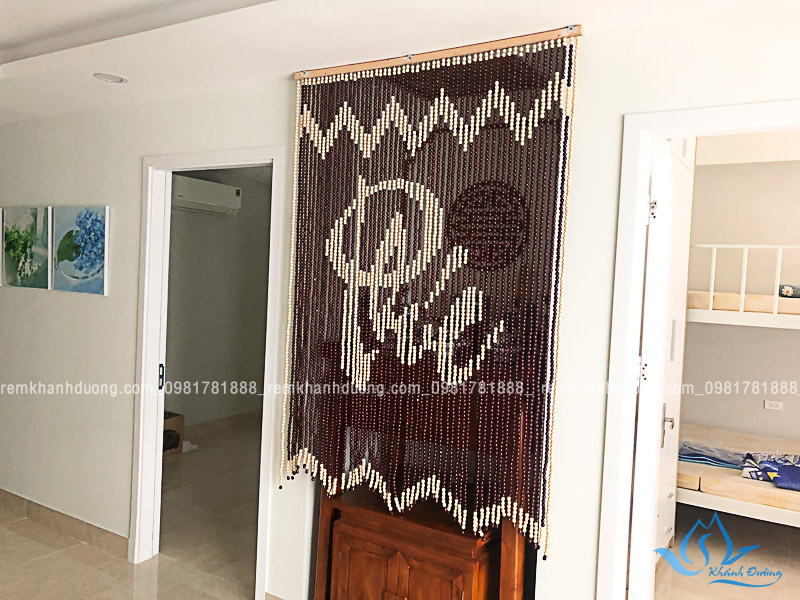 Rèm hạt gỗ phòng thờ chữ Phúc thiết kế nhỏ gọn