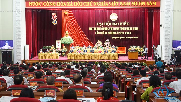 Phông hội nghị đẹp màu đỏ sang trọng tại Lý Thường Kiệt, Hà Nội HT 06