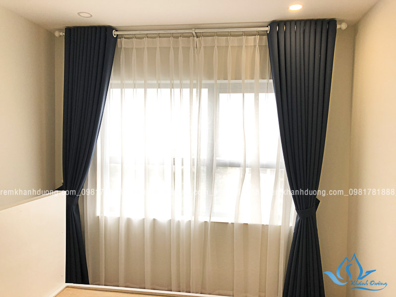 Rèm 2 lớp màu xanh nước biển cho người mệnh Thủy